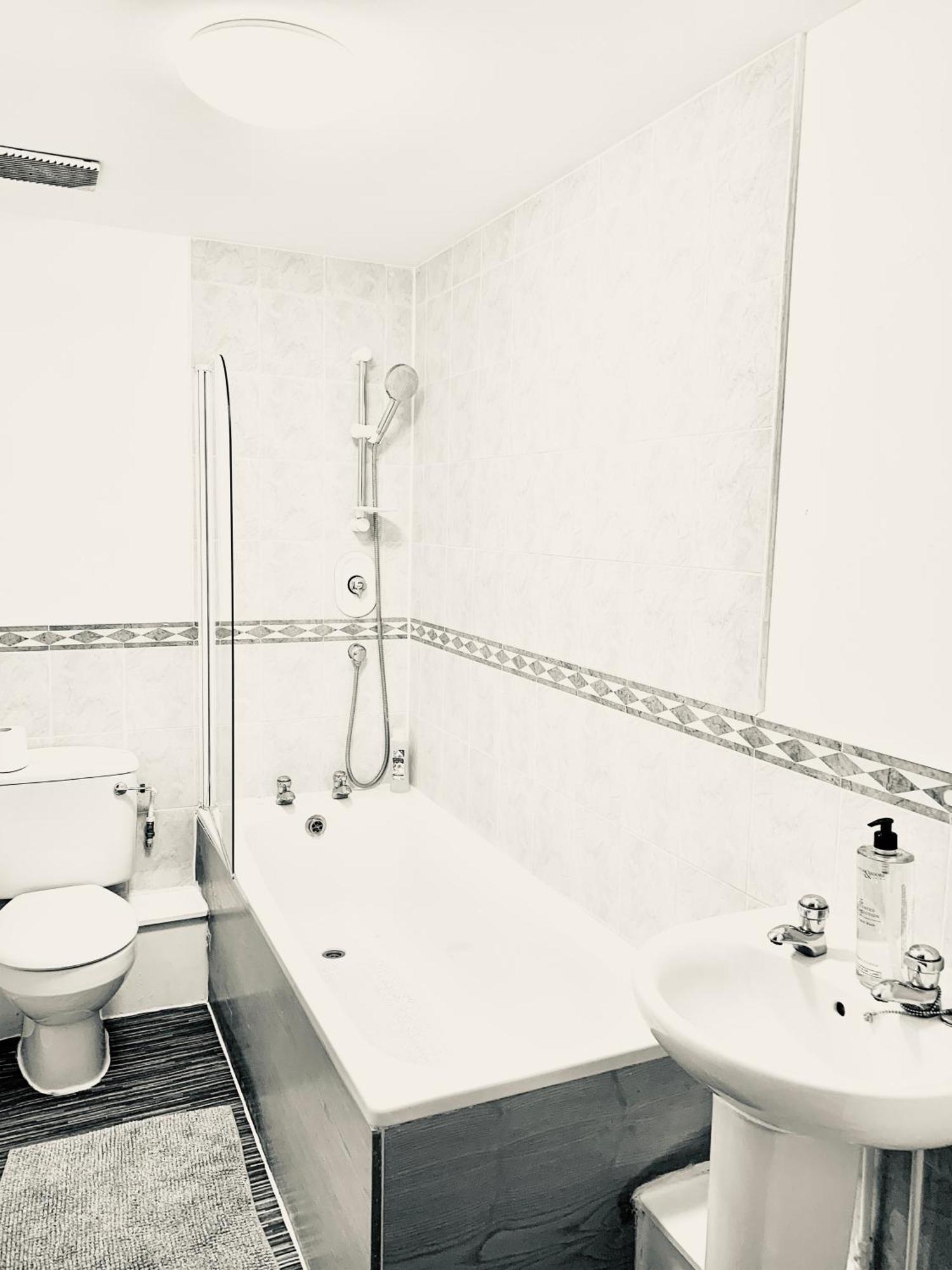 Tower Bridge London, 2 Bedrooms, Reception, Kitchen, Parking מראה חיצוני תמונה